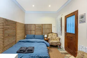 Cozy Studio Near Historical Elevator - Image 2