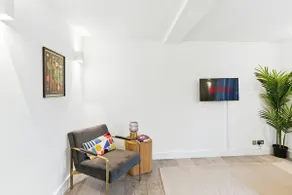 Bright Penthouse in Clerkenwell | Private Terrace - Image 4