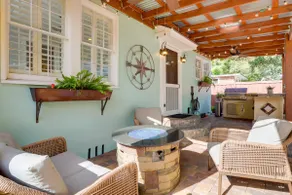Sunshine Bungalow - Image 5