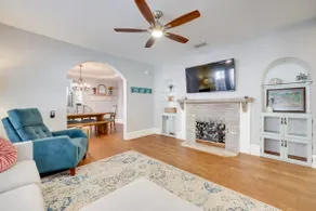 Sunshine Bungalow - Image 2