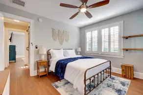 Sunshine Bungalow - Image 3
