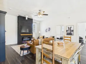Charming Farm Cottage Near Lake - Image 4
