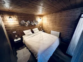 Lodge & private Jacuzzi Majolie Nuit - Image 5