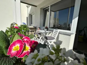 New and cozy: 1 room apartment with balcony - Image 4