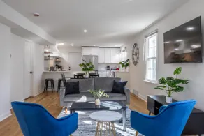 5 min to Ravinia*Navy Base*Sleeps 7*Smart TVs - Image 3