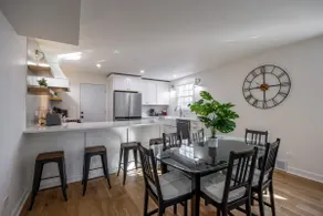 5 min to Ravinia*Navy Base*Sleeps 7*Smart TVs - Image 5