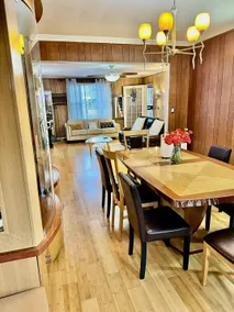 LGA 5 mins,3 Br Duplex Private House with Driveway - Image 4