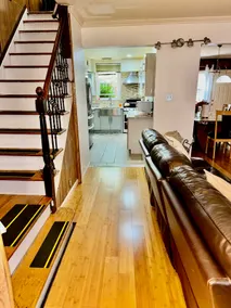 LGA 5 mins,3 Br Duplex Private House with Driveway - Image 5