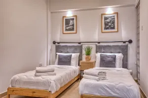 Cozy Apartment minutes to seafront - Image 2