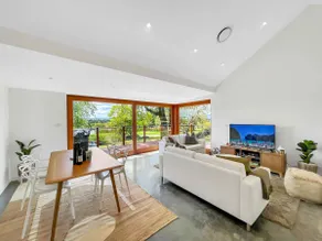 Two Doors - Unique 2 bdrm cottage on picturesque vineyard estate - Image 4