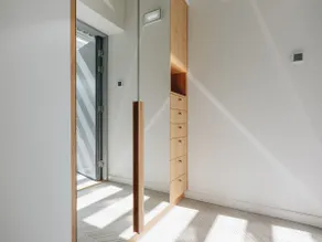 Lakeside apartment with sauna - Image 2
