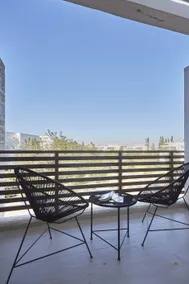 Family-Friendly 3BR with Garden and Outdoor Space - Image 2