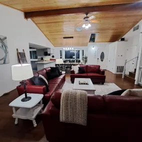Apple Hill Elegance Manor - Image 2