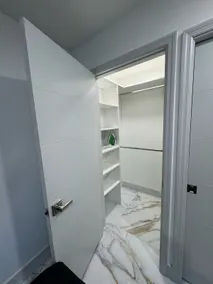 Luxe Haven Private Room! 1 Bed - Image 5