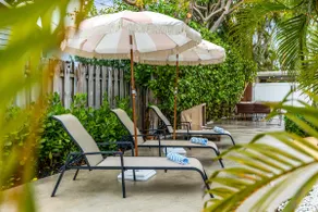 Secluded Tropical Bungalow *5 minutes to Beach* - Image 3
