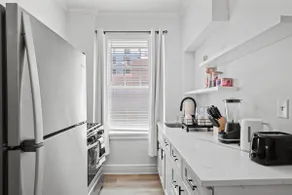 Unique 2 BD in Uptown Charlotte - Image 4