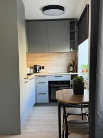 Comfy Center Apartment - Image 4