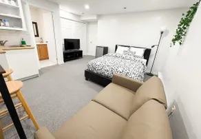 Cozy and Quiet Parkside House - Image 4