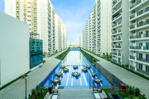 Central Park 1BR Apt Near Gurugram Wid Pool Access - Image 3