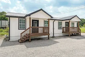 Newly renovated apartment in quaint Celina - Image 2