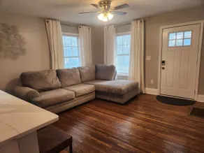 Newly Renovated 3BR Near GVL - Image 2