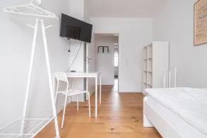 B16 Workers Home - Image 3