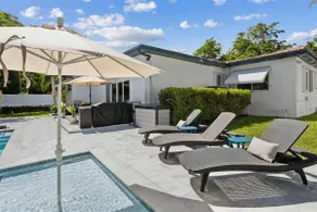 Family Oasis w/Pool*12min2beach - Image 2