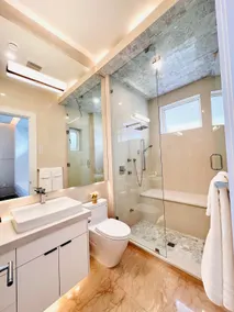 Luxury/private/walk to dining/free parking/2 beds - Image 5