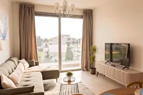 Blue Oasis Apartment - Image 2