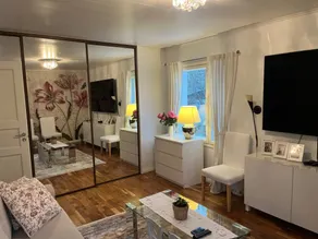 Beautiful 214 sqm townhouse near outdoor areas - Image 5