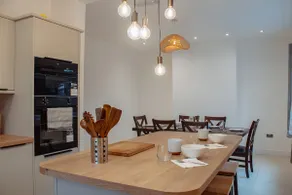 Spacious 13-Bed in the Heart of Headingley - Image 2