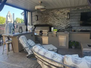 Stunning luxury home! - Image 3