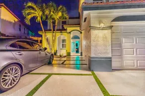 Luxe Miami Villa 5BR Sleep 12 with Pool & Spa - Image 2
