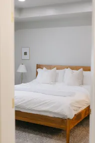 New! Spacious, views, quiet, comfortable - Image 3