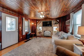 The Oaken Homestead Get Away - Image 4