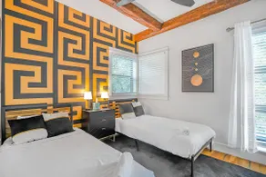 Luxury 4BD Retreat - East Austin Sleeps 10 - Image 2