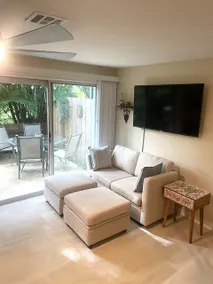 2/2 Townhome 1 mile to Beach! - Image 2