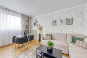 2-bedroom with private parking – CDG – RER B - Image 2