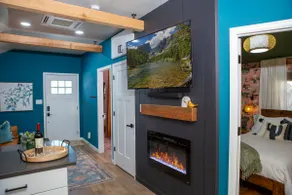 Stylish & Romantic with Hot Tub - Image 5