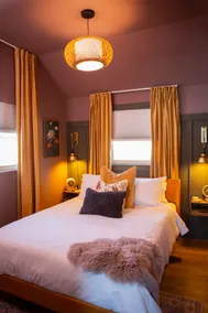 Stylish & Romantic with Hot Tub - Image 3