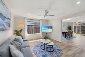 Spacious 4BR Home Near Calamvale & Sunnybank - Image 5