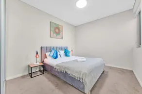 Entire Home in Rouse Hill - Image 4