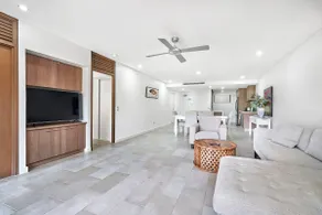 Sea Temple Palm Cove 2 Bedroom Luxury Apartment - Image 2