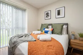 Cozy Waterfront Apartment | Free Parking & Wi-Fi - Image 5