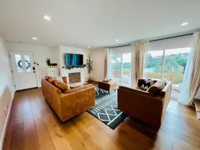 Jane's Home (MI) | Relaxing Retreat w/ Deck & View - Image 4