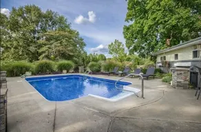 Bluegrass Getaway • Swim, Relax & Unwind - Image 3