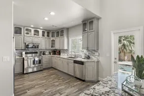Vegas 5BR+Guesthouse w/ Pool Waterfall, Sleeps12 - Image 5