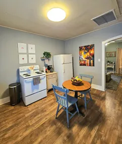 Cozy Getaway Downtown Lafayette - Image 4