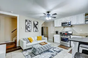 Tranquil getaway to explore Houston-The Woodlands. - Image 2