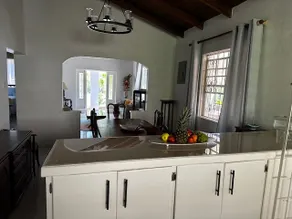 Eve's Bungalow - Image 5